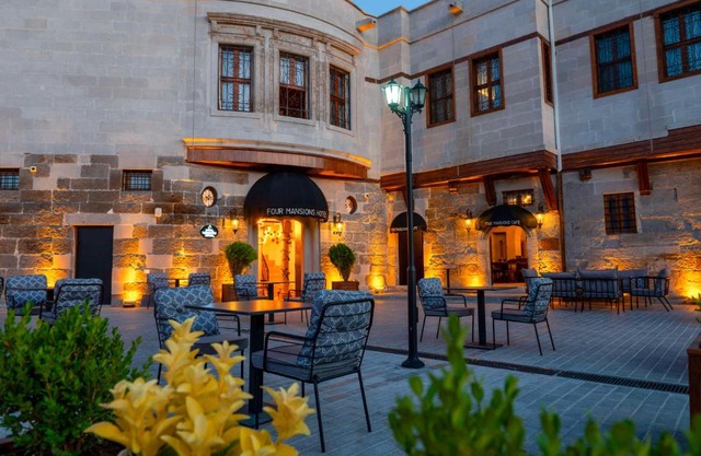 Four Mansions Hotel