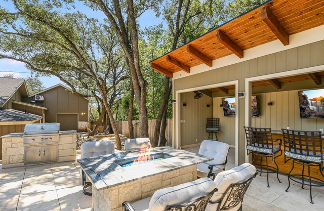 Fourth Night Free* I Pool I Firepit I Outdoor Entertaining Area