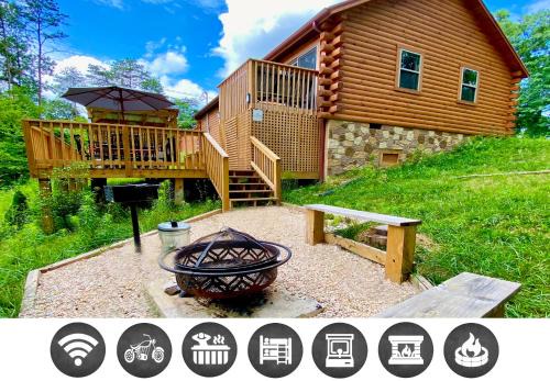 Foxes' Den Cabin with Private Hot Tub