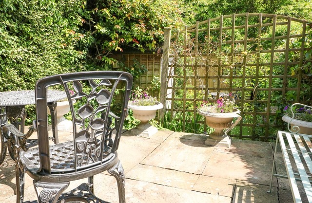 FOXGLOVE COTTAGE, family friendly, with open fire in Blockley