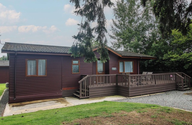 FOXGLOVE, pet friendly, with a garden in Eardisland