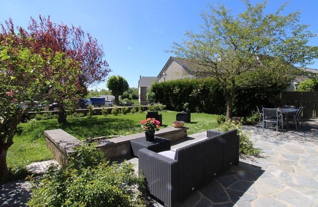 Gite Neuvéglise-sur-Truyère-Sériers, 3 bedrooms, 6 persons