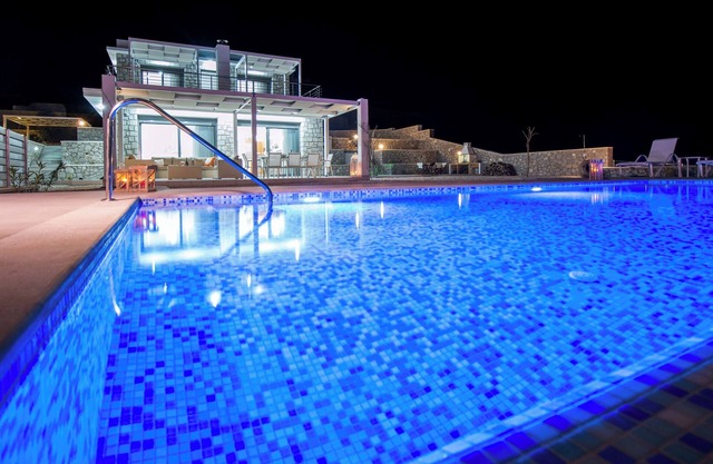 Francis Luxury Villa