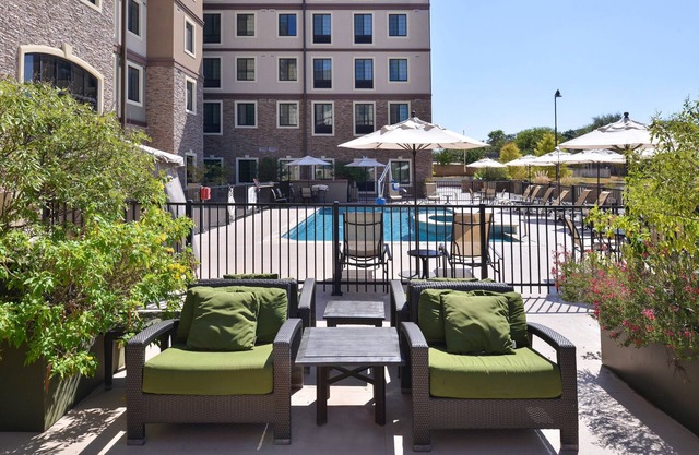 Free Breakfast + Outdoor Pool + Hot Tub | 15 Minutes from Six Flags!