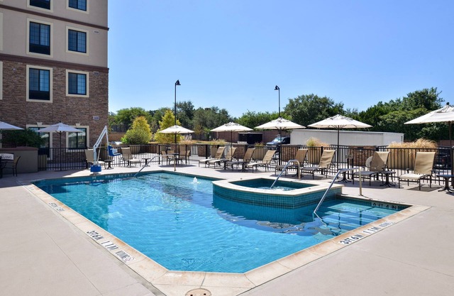 Free Breakfast + Outdoor Pool | Executive Queen Studio 15 Minutes from Six Flags!