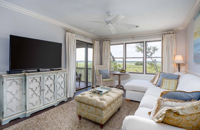 Free Club Amenity Cards at Top Floor Villa by the Sea Waterfront Views