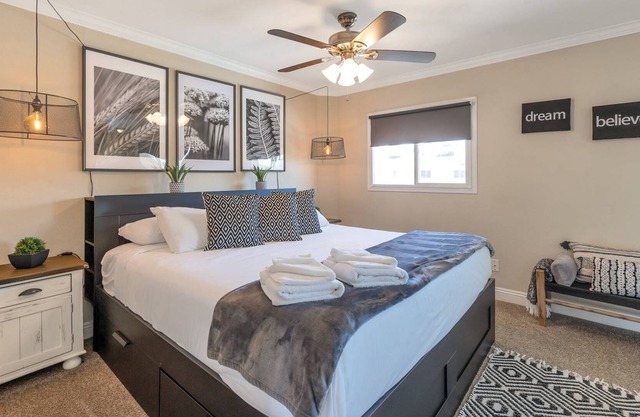 FREE GOLF, Pool + Close to Spring Training, Old Town's Shopping & Dining, Private Back Patio & Grill