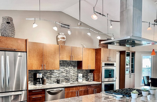 Free Heated Pool-I mi to State Farm Stadium-Westgate-Family & Entertaining Home