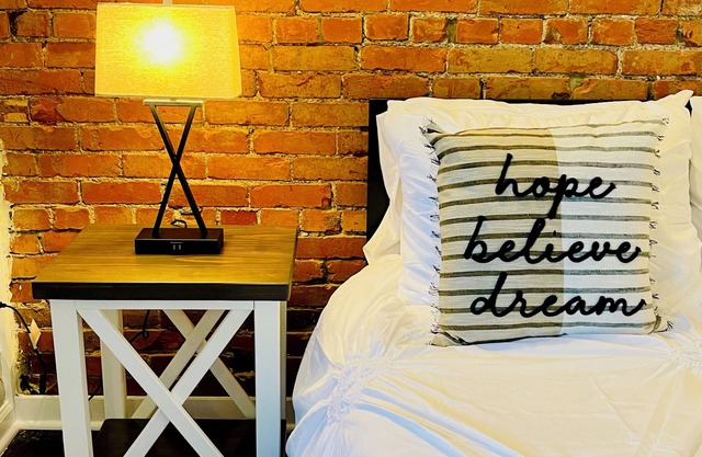 Free Park+3 BR *3 bathrooms*Walk to PNC & Acrisure