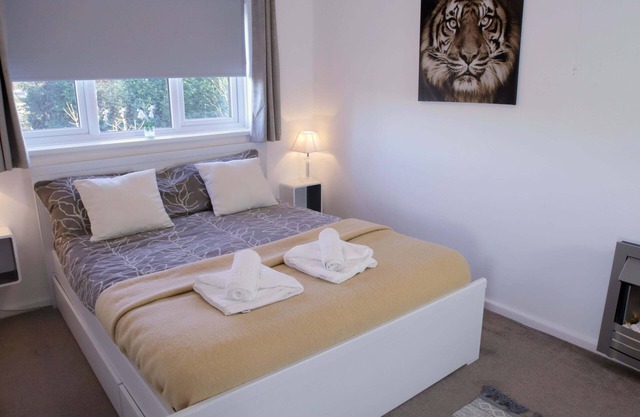 FREE parking, Central Location,1 Bedroom Apartment near Tattersalls