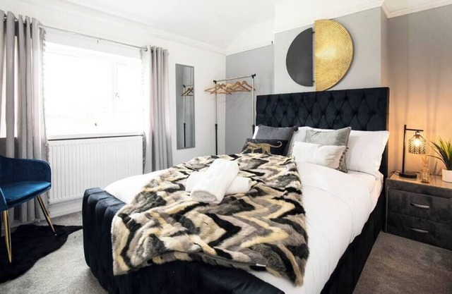 Free Parking: Home in Middleton, Leeds