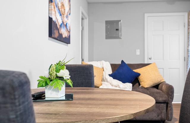 Free Parking, Laundry, Wi-Fi, 6 Min WYNN Hosp/Nexus Center, Downtown Utica NY4