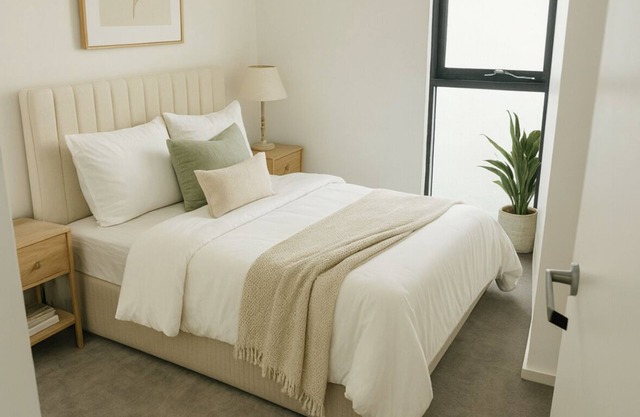 FREE Parking Modern 2 bedroom Apt for Family and busiess