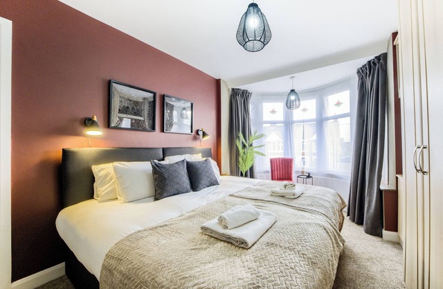 free Parking| unli Wi-Fi | 3 BedRoom House