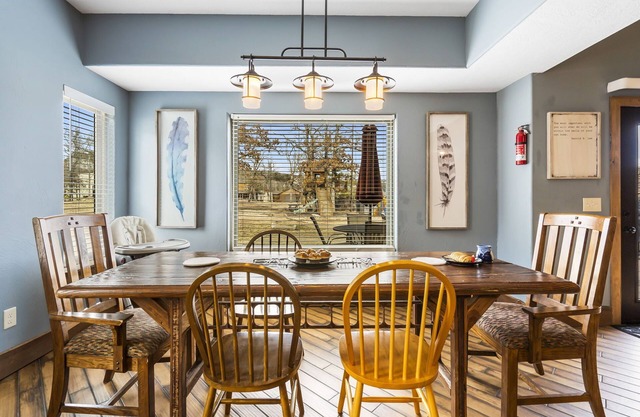 Free Sdc Tickets, Lake Access, Community Firepits/Playground/Hot Tub & More!