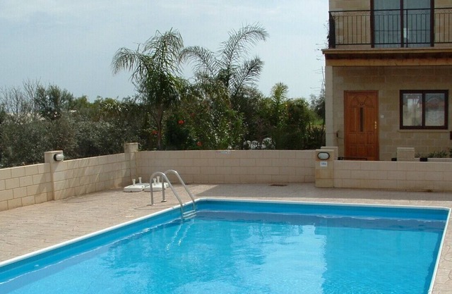 FREE WI-FI, LOVELY HOUSE WITH COMMUNAL POOL SET IN THE VILLAGE OF LIOPETRI