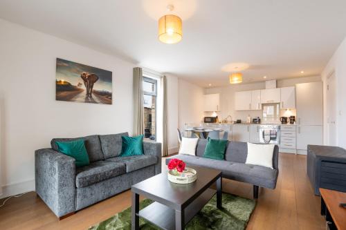 Free WiFi & Netflix - Slough Apt