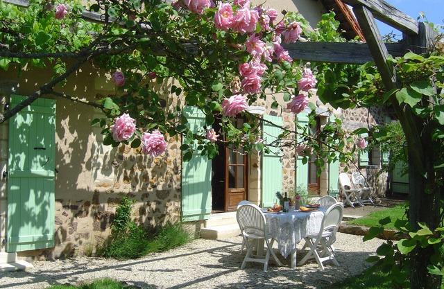 Freestanding House With Private Garden In The Green Heart Of France