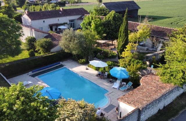 French Gem: Rustic Cottage, Poolside Bliss