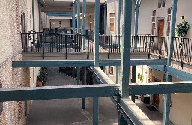 French Quarter 1BR/1BA Apt Great Location