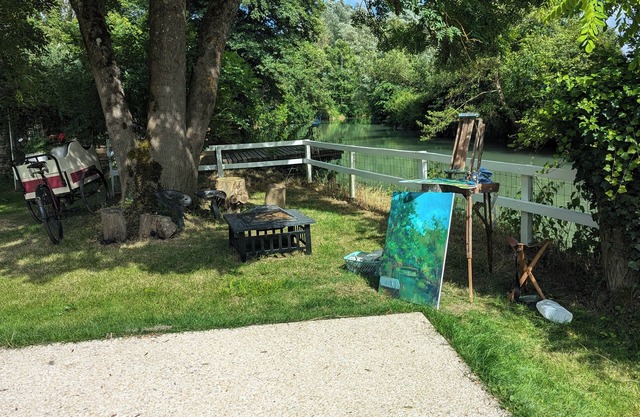 French riverside cottage 20 minutes from Disney