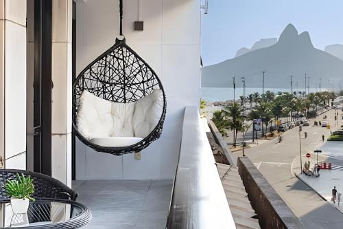 Frente mar! Vista linda lateral praia de Ipanema