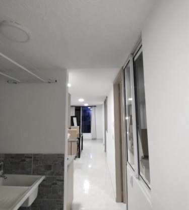 Fresca y confortable Habitación en Apartamento Compartido