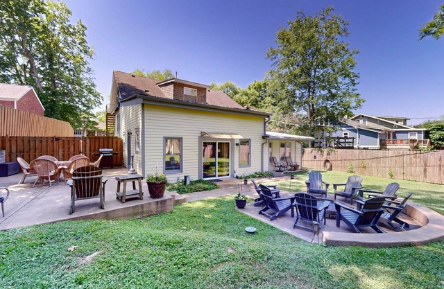 Fresh remodel in East Nashville-3 mi. to Broadway. Walkable to 5 Points.