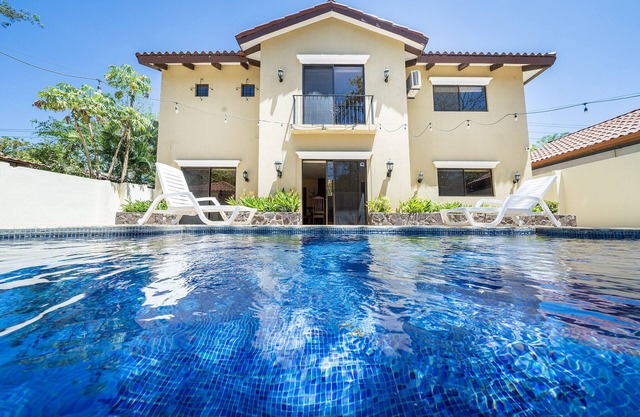 Freshly Updated 3BR with Pool · Walk to the Beach – Casa Luz de Luna