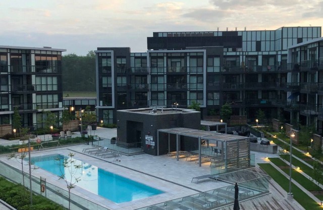 Friday Harbour Modern 2BR condo with access to outdoor pool