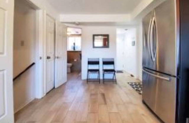 Friendly and Cozy Suite with convenient location!
