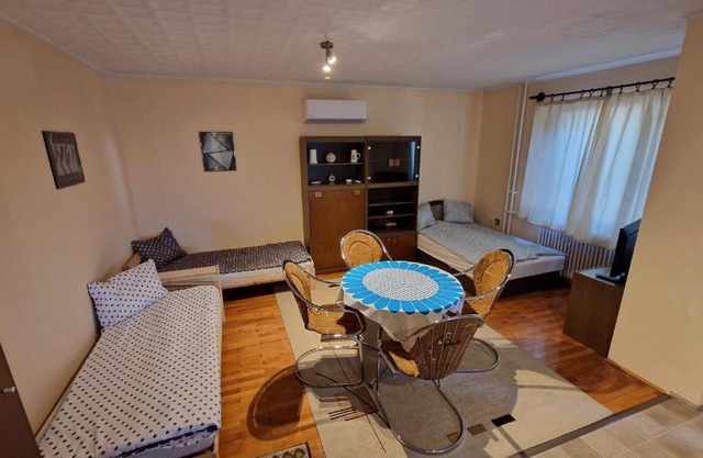 Friendly Apartment in the suburb.