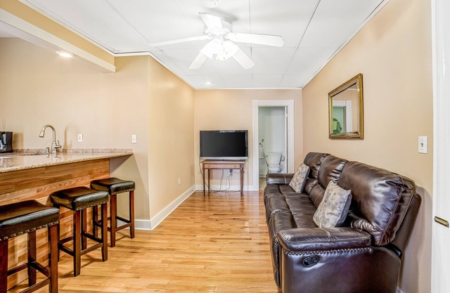 Friendly Inn with Full Kitchens, City View, and WiFi - Close to Keuka Lake!