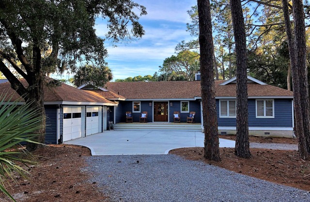 FRIPP ISLAND Premium Vacation Beach Rental SPACIOUS Family Home 2 MASTERS Golf!