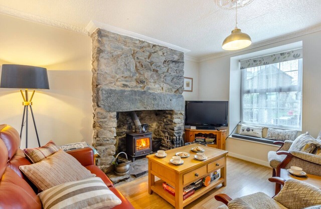 Fron Hyfryd - Three Bedroom House, Sleeps 6