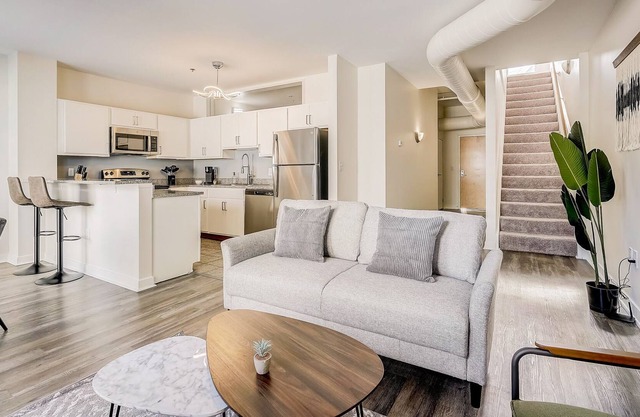 Frontdesk | 2 BR Apt by Indiana State Museum