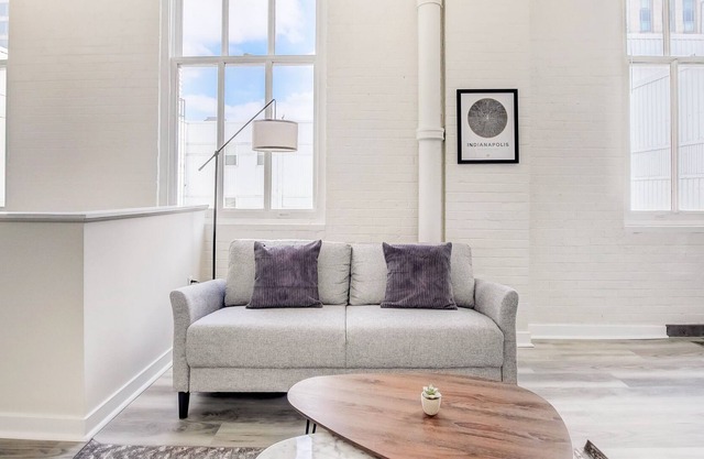 Frontdesk | 2 BR Apt by the Eiteljorg Museum