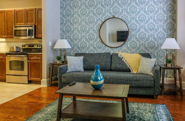 Frontdesk I Hibernia Tower Apts Downtown New Orleans