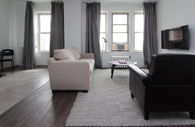 Frontdesk | Modern 1 BR Apt by Promontory Point