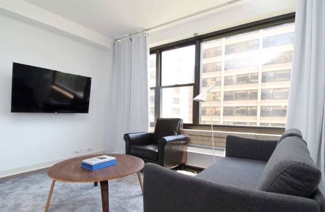 Frontdesk | Modern Studio Apt in East Hyde Park
