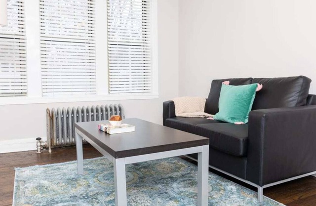 Frontdesk | Open 1 BR Apt 6 miles to Downtown