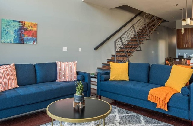 Frontdesk | Quiet 2-Story 2BR Loft