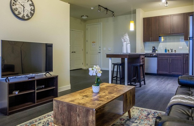 Frontdesk | Trendy 1BR Near Trinity Park