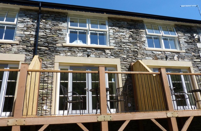 FROST, pet friendly, luxury holiday cottage in Far Sawrey