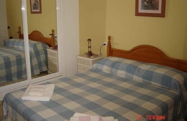 Fuengirola- air conditioned & wifi beach and town centre apartment
