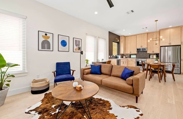 Full Modern Home - Quiet Oasis Close to Downtown w/Private Yard, 1 Car Garage