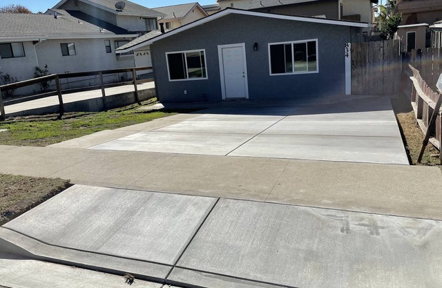 Full Private House 1/2 mile to the Beach