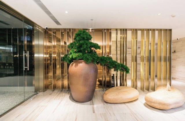 Full Season Hotel