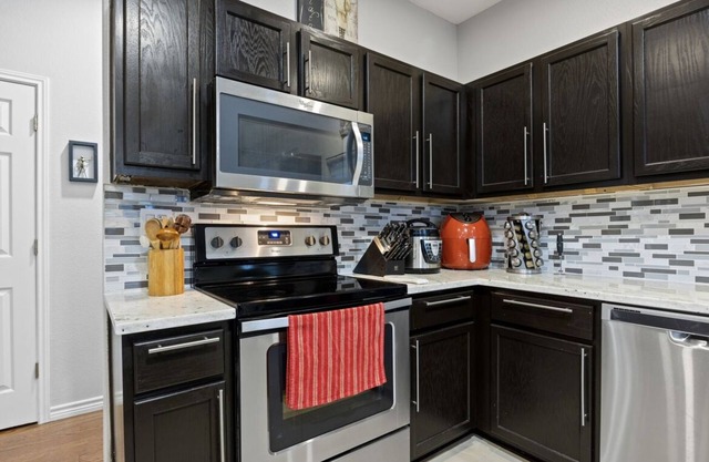 Fully equipped, bbq, golf + amenities 3BR home