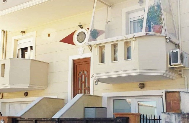 FULLY EQUIPPED SMALL APARTMENT IN CHIOS